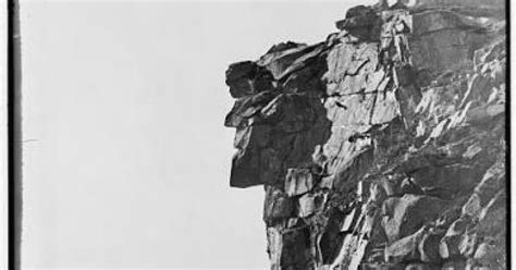  The Old Man of the Mountain: En Mystisk Spansk Folkhistoria Från 8:e Seklet!